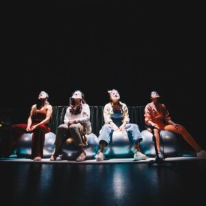 Loreto Aravena Instagram - Feliz con el estreno de @sos.mamis #laobradeteatro🎭 #engiraporchile GRACIAS A QUIENES REPLETARON EL TEATRO (más de mil personas!) y a @bayoproducciones que lo hizo posible! Ahora camino a CHILLÁN! Nos vemos en el casino Marina del Sol!! @pazbascuactriz @tamaraacostazambra @jennycavallooficial