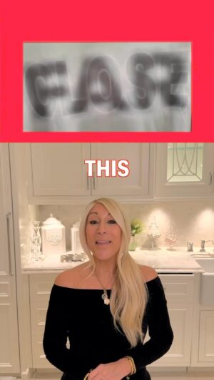 Lori Greiner Instagram - What word do you see? 🤯 #opticalillusion #opticalillusions #Words