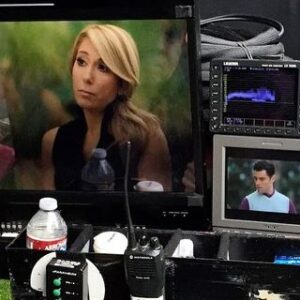 Lori Greiner Instagram - Flashback to when I was on New Girl…so much fun!! Did you see that episode? #Swuit #NewGirl