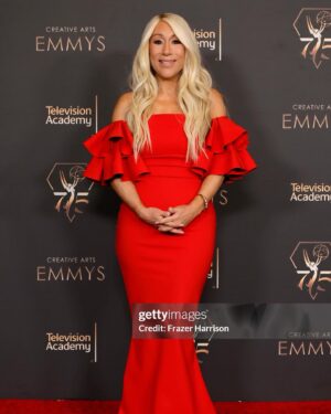 Lori Greiner Instagram - Such a fun night at The Creative Arts Emmys! Always such an honor to present an Emmy. Loved meeting new friends and of course congrats to all the nominees & winners!! 🏆♥️
BIG Thanks to everyone that helped me! 
@kristenebmakeup @castillo_13 @miss_kellyjohnson