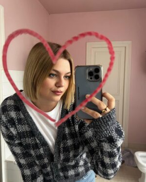 Louane Emera Thumbnail - 56.3K Likes - Most Liked Instagram Photos