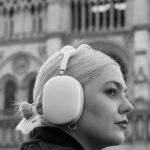 Louane Emera Instagram - TESTEZ @ekko_experience À PARTIR DE LUNDI SUR LE PARVIS DE NOTRE-DAME ♥️ et on veut voir toutes vos vidéos avec le #Ekkoexperience 🙏🏼♥️