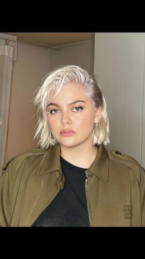 Louane Emera Thumbnail - 11K Likes - Top Liked Instagram Posts and Photos