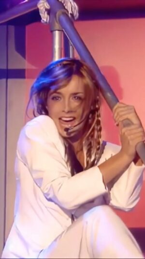Louise Redknapp Instagram - Just casually walking down the stairs on my way out on a Friday night 🤍 xxx

Let’s Go Round Again features on my Greatest Hits album - out now 💿 link in bio
