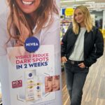 Louise Redknapp Instagram - As some of you may know I suffer from pigmentation on my skin, this and dark spots can be caused by the sun, hormonal imbalances and numerous other factors. I’ve been using NIVEA Luminous630 for well over a year and it has helped reduce my pigment and all types of dark spots in 2 weeks! NIVEA Luminous630 range is currently Half Price in Tesco for a limited time only and is available in selected stores and online 🤍 Xxx @nivea @nivea_uk *AD