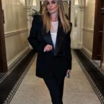 Louise Redknapp Instagram - Looking forward to more Live shows this year 🎤🤍 xxx