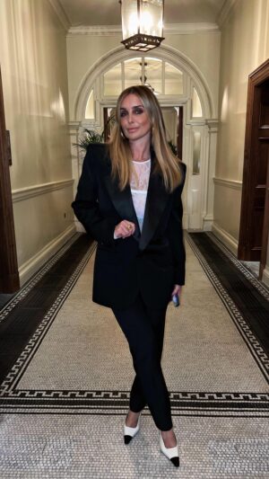 Louise Redknapp Instagram - Looking forward to more Live shows this year 🎤🤍 xxx