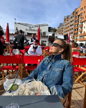 Louise Redknapp Instagram - All the gear and no idea 🫣 🏔️⛷️ xxx