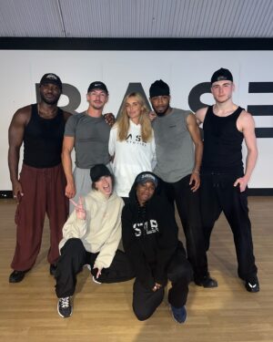 Louise Redknapp Instagram - A fun day with the gorgeous bunch putting together the show for @mightyhoopla ❤️🌈 see you on Sunday 2nd June at 6.40pm xxx