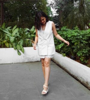 Louise delos Reyes Instagram - made you look 😘

#ootd from yesterday's #ItutumbaKaNgTatayKo presscon. Starring @xiabernardo, @anjoyllana, @juliana_parizcova and our Director, @jannolategibbs! showing on January 24 in cinemas nationwide.

hair: @aztaurbansalon 
shoes: @figliashoes 

@vivaartistsagency @viva_films
