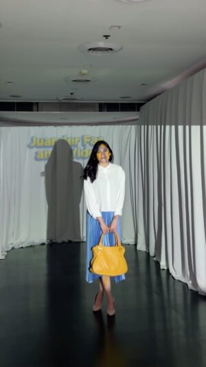 Louise delos Reyes Instagram - Get ready to Juander Far and Wide for less with CEB! ✈️🌍 Thanks to @cebupacificair's amazing low fares, you can now fill your passport with stamps from 25 international destinations, like the upcoming route to Da Nang, Vietnam, launching on December 7!🇻🇳 

Don't miss out on the 10.10 Seat Sale! Snag your ₱88 base fare for all domestic and international flights.

#CEBTravels #LetsFlyEveryJuan @cebupacificair
