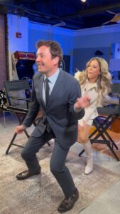 Lourdes Stephen Instagram - En #exclusiva y celebrando sus 10 años en @fallontonight , el gran @jimmyfallon en @telemundo !!! Imperdible ! Nos vemos jueves 29 en @hoydia @encasacontelemundo y @alrojovivo ❤️‍🔥