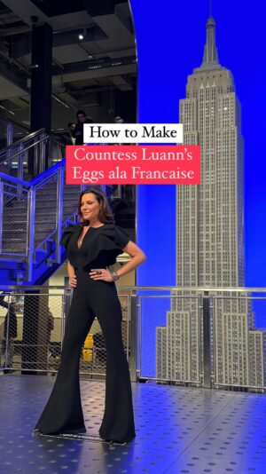 Luann de Lesseps Instagram - She’s a countess, carbet singer and let’s add chef to the list. @countessluann is known for making her eggs ala francaise on RHONY, so when she was at the @empirestatebldg I had to find out how she makes them. 
……….
………
…….
…..
…
#nyc #realhousewives #rhony #countessluann #luanndelesseps #nycfood #newyorkcity #esbvip #empirestatebuilding #breakfast #cooking #realhousewivesofnewyork #bravo #didyouknow #eggsalafrancaise #nyclife #nyctravel #discovernyc #iloveny #learntocook