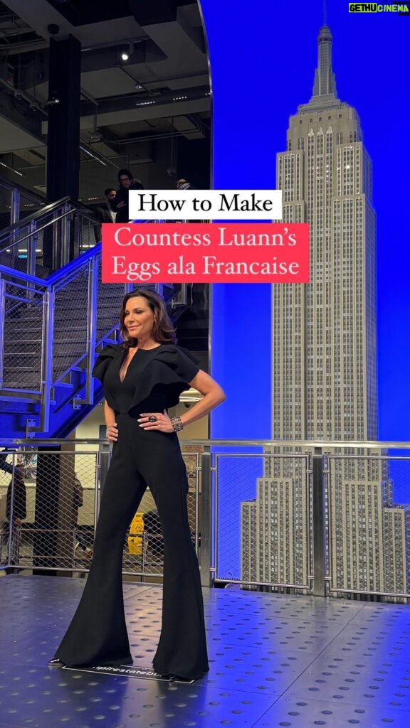 Luann de Lesseps Instagram - She’s a countess, carbet singer and let’s add chef to the list. @countessluann is known for making her eggs ala francaise on RHONY, so when she was at the @empirestatebldg I had to find out how she makes them. ………. ……… ……. ….. … #nyc #realhousewives #rhony #countessluann #luanndelesseps #nycfood #newyorkcity #esbvip #empirestatebuilding #breakfast #cooking #realhousewivesofnewyork #bravo #didyouknow #eggsalafrancaise #nyclife #nyctravel #discovernyc #iloveny #learntocook