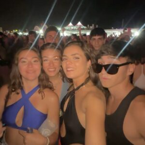 Lucía de la Puerta Instagram - Cerramos en principio época de festivales a lo grande con @boombastic_festival ✨💙