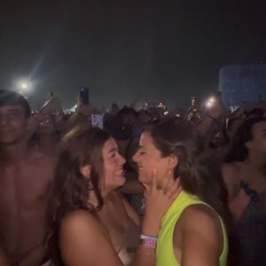 Lucía de la Puerta Instagram - Cerramos en principio época de festivales a lo grande con @boombastic_festival ✨💙