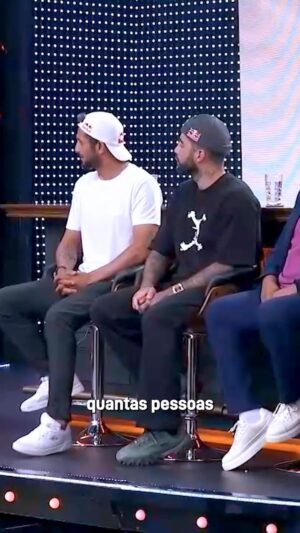 Luciano Huck Instagram - A palavra convence, mas o exemplo arrasta! 👏 O @pedroscooby e o @lucaschumbo 
dividiram conosco um pouco do que viram no Rio Grande do Sul. 

Parabéns pela generosidade, meninos! 👏