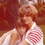 Luciano Huck Instagram - Minha mãe ❤️. Um porto seguro de amor, afeto, compreensão, escuta e paciência. A avó mais coruja deste planeta, quer deixa-la feliz mesmo…coloque os netos por perto. Sempre bem vinda, Mamas. Amamos vc por perto. Feliz Dia das Mães.