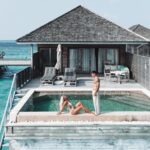 Lucie Donlan Instagram – You’ll find us by the ocean..💙 – Would you stay in a villa floating on the ocean? 🌊