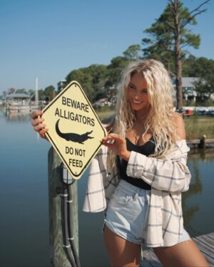 Lucie Donlan Instagram - Day 2 of the Alabama road trip and what can I say, it’s been the dreamiest day of kayaking, nature and sunsets. 🇺🇸🐬🌲

We drove from Mobile to Gulf Shores to kayak down the stunning Oyster Bay that connects to the ocean, so we were surprised by dolphins swimming beside the kayaks which was a moment to remember. 🐬

After the Kayaking trip, we then took a drive down to Orange Beach where we hung out on the long stretch of white sand beaches. I also enjoyed checking out the Flora-Bama Lounge with country music and drinks right on the beach. 

Then, we ended with this magical day watching the sun set across the beach.

@visittheusa @alabamatravel
#VisitTheUSA #SweetHomeAlabama 
AD