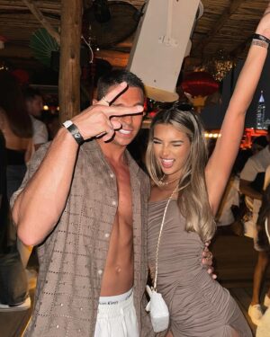 Lucinda Strafford Instagram - Lost dxb files 🩷