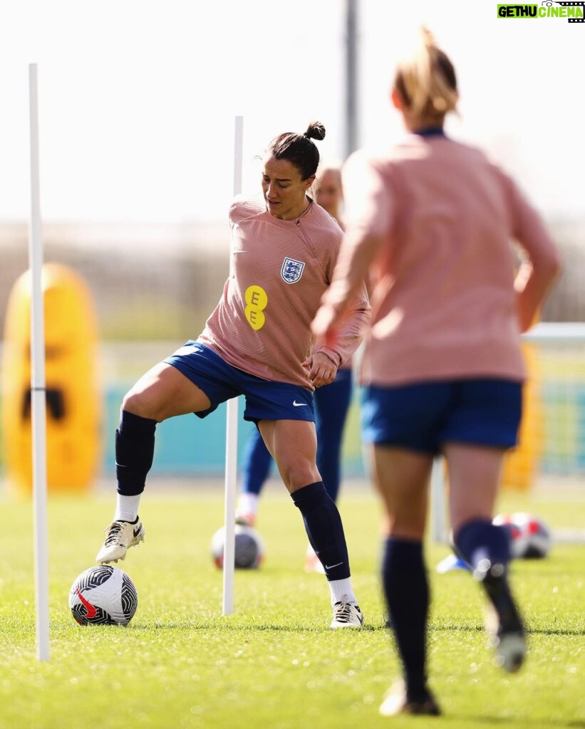 Lucy Bronze Instagram - And we are off to Wembley … 🏟️