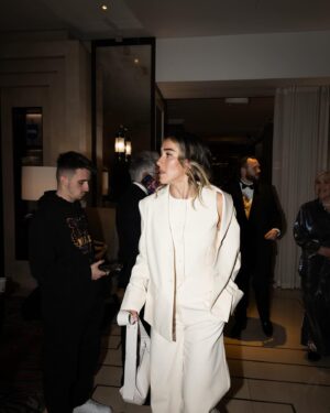 Lucy Bronze Instagram - Last week recap before ko 🎞️

Photographer: 📸 @nicfordphoto
Hair: 💇‍♀️ @mrharrypayne
MUA: 💄@lindseypoolemakeup
Styling/Wearing: 👗 @aligne