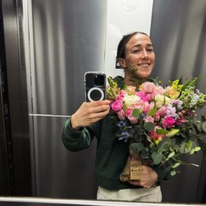 Lucy Bronze Instagram - First weeks of feb
✈️ 🌺 👟 🍱 ❄️ ⚽️
