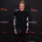 Lucy Davis Instagram - Season 2 Wrap party! What a fabulous bunch of people we get to work with. Our crew and cast are wonderful and kind and brilliant. Plus also the cake was nice🙇‍♀️ #villainsofvalleyview @dollskill