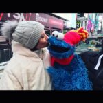 Lucy Liu Instagram - Happy thanksgiving!! Grateful to have spent time with one of my absolute fav’s #cookiemonster @sesamestreet #macysthanksgivingdayparade2019