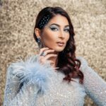 Lufy Instagram - call her… NEPTUNE ❄️ oui, j’ai collé ces strass un à un si vous vous posez la question mdr Après plusieurs look assez extravagant, je voulais un look classy et glam eeeeet je l’aime trop 🫶🏻 vous aimez ? L’épisode 6 de @dragracebelgique c’est mon épisode préféré et le plus émouvant comme vous pouvez le voir en slidant 🥺 c’est ce soir à 21h sur Tipik ! makeup : by me outfit : @nadinemerabi #bluemakeup #makeuplook #nadinemerabi #blueoutfit #outfitinspo #ootd