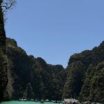 Lufy Instagram - vous devez choisir un seul endroit pour passer la journée : 1, 2, 3 ou 4? petit aperçu d’une journée magique dans les Îles Phi Phi avec son incroyable lagon et ses magnifiques plages 💦 #thailand #phiphiisland #thailandisland #thailandtravel #phiphidon #traveltheworld #asia #travelphotography #bikinigirl