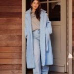 Lufy Instagram - publicité ✨ le seul manteau qu’il vous faut cet hiver c’est le mien 🩵 Vous l’aimez? Il sera dispo dès ce jeudi dans ma collection Cosy Wear @lolalizafashion x Lufy en magasin et en ligne. Dans mon moodboard c’est la première pièce que j’ai directement imaginée de A à Z tellement j’en ai rêvé de ce manteau. J’ai cherché cette couleur de teddy pendant au moins trois hivers de suite, maintenant je l’ai enfin 🫶🏻 J’ai tout pensé pour qu’il soit le plus confo possible: longueur du manteau, épaisseur de la ceinture, position des poches, largeur du col, hauteur des boutons. Il est parfait. Je l’aime. #teddycoat #coat #wintercoat #bluecoat #dreamcoat