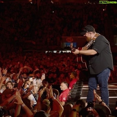 Luke Combs Instagram - A few of my favorite moments from this weekend… Thanks for having us, Jacksonville! See y’all soon, San Antonio!! 🎥: @zackmassey @jordanpulmano
