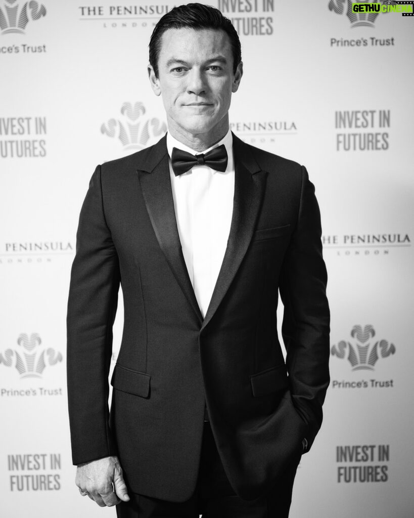 Luke Evans Instagram - Amazing evening with the @princestrust at the @thepeninsulalondonhotel. Listening to Inspiring stories from young people who have been helped and guided by the Princess trust. They raised a staggering £2 million. Now that’s what I call investing in futures!!! #princestrust