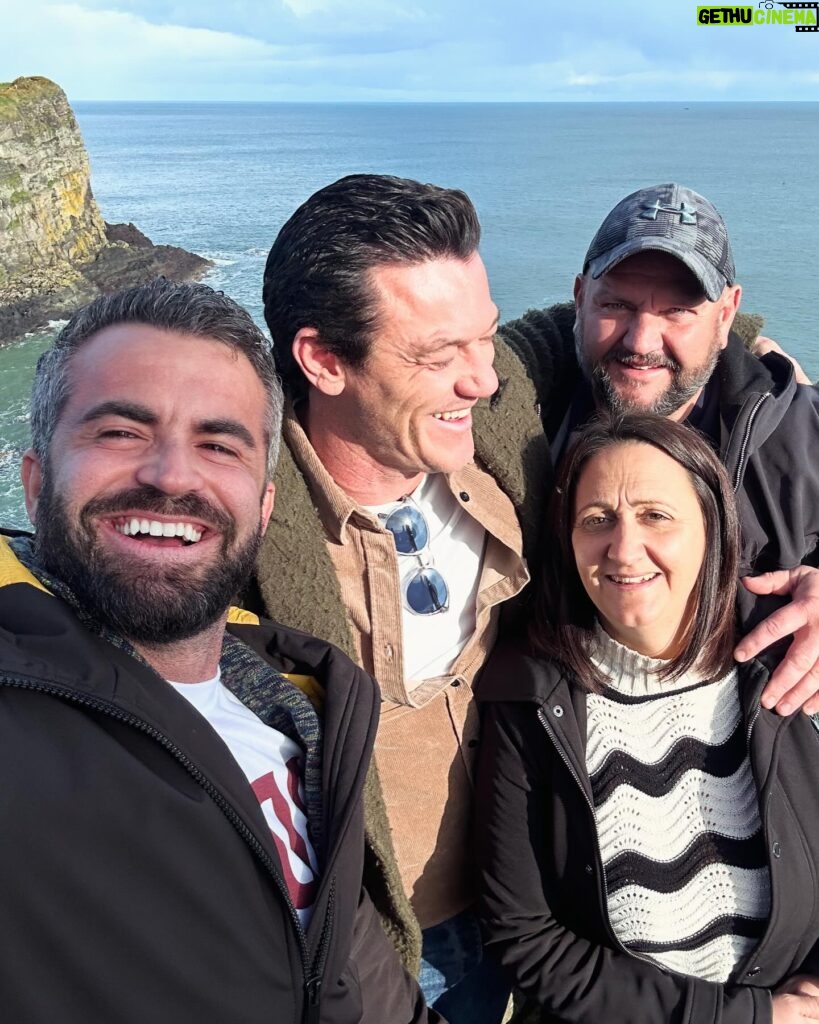 Luke Evans Instagram - The sun came out for the giants, the Welsh and Spanish ☀️ #happyeaster