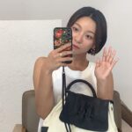 Luna Instagram - 사랑하는 사람들과 함께 일 하는 것은 정말 큰 축복💓💓 꿈에 대한 정확한 목표와 계획이 뚜렷해지고 있음에 정말 감사하다. 꾸준함의 위대함!! 아자아자 박선영💿