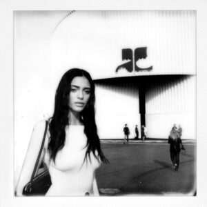 Luna Blaise Instagram - ｡ﾟﾟ･｡･ﾟﾟ｡
ﾟ。 @courreges thankuuuu ୨୧ luvvvuuuu
　ﾟ･｡･