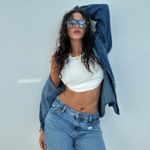 Luna Blaise Instagram - guess what ? @guessjeans !
#GUESSJEANSCompound