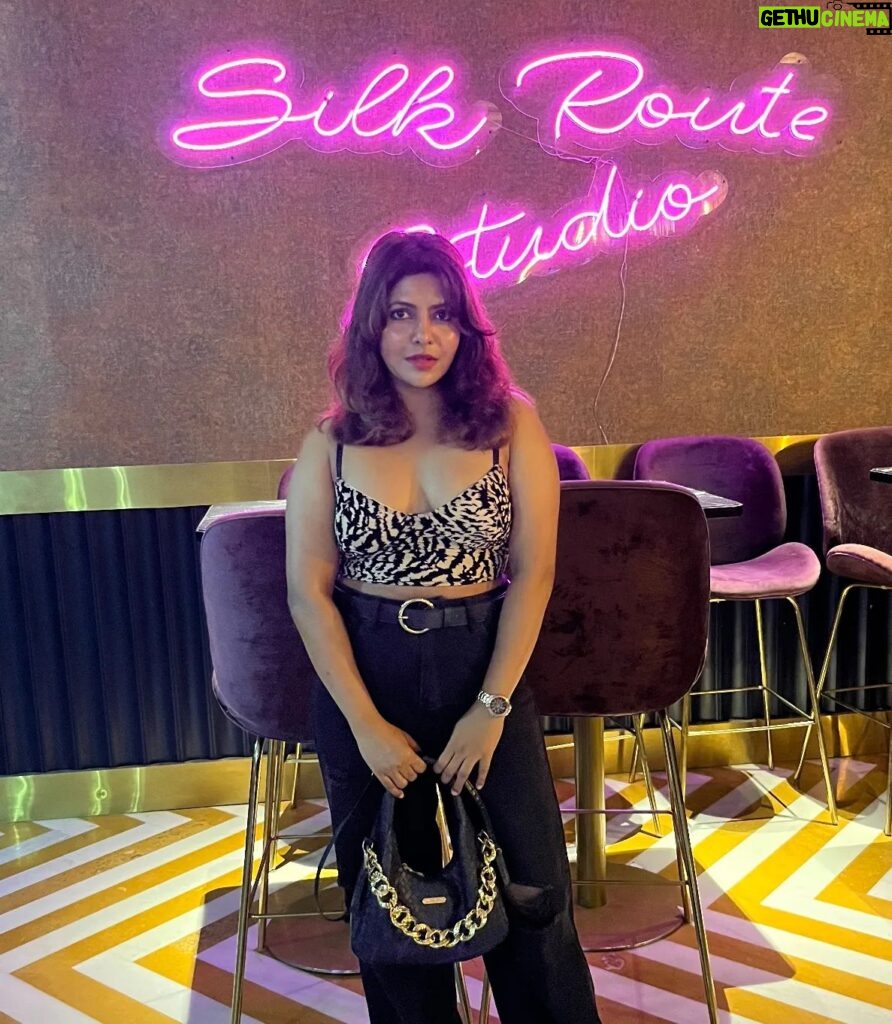 Luviena Lodh Instagram - At an event! #luvienalodh #silkroute #event