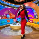 Luz Elena González Instagram - ¡Mira qué bella luce esta mañana nuestra querida conductora! @luzelenaglezz tiene una sonrisa que nos llena a todos de buena actitud. 🤩✨💃🏻🙌🏻 #VLA #ConEnergíaPara