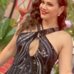 Luz Elena González Instagram - ¡Es el último viernes del 2023 y la guapa @luzelenaglezz te desea un fin de año lleno de alegría, felicidad y mucho amor! ❤️✨🙌🏻📺 #VLA #DecretoQue