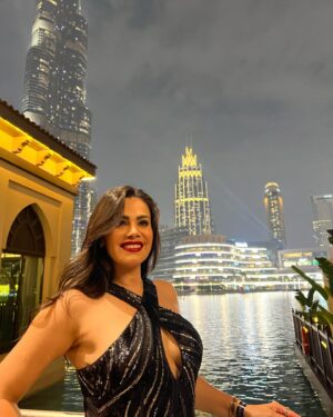 Luz Elena González Instagram - Gracias 2023 por todas las bendiciones que me diste!!!! Sueños cumplidos y mucha felicidad♥️♥️♥️♥️ 2024 te recibo llena de ilusión y a seguir disfrutando cada momento de mi vida con todas las personas que amooooooo mi hermosa familia ♥️♥️♥️♥️ que sea un gran año para todos ustedes mis amores 🍾🎉🎈🎊