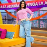 Luz Elena González Instagram - @luzelenaglezz y desea una feliz noche. 🤩✨💃🏻🙌🏻 #VLA