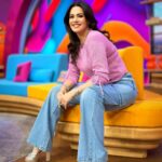 Luz Elena González Instagram - @luzelenaglezz y desea una feliz noche. 🤩✨💃🏻🙌🏻 #VLA