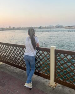 Luz Elena González Instagram - Y nos fuimos a conocer el #olddubai y es un viaje en el tiempo y ver como a crecido tan moderna y hermosa la ciudad es increíble!!!! Todo es Magia aquí en #dubai ♥️♥️♥️♥️ #family #happy #love #dubai #vacations