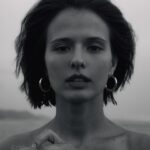 Lyubov Aksyonova Instagram - Молчание моря. Виновники: @polinaboka @sofi_naboka @aleksandra.georgie @tretiakova_muah @theman.unknown