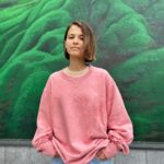 Lyubov Aksyonova Instagram - Друзья, я рада сообщить, что проект Сфера Леса запустился! @sfera_lesa - это площадка, где я вместе с другими участниками проекта, будем делиться! Делиться знаниями, новостями, мнениями об экологических аспектах нашей жизни. Мы стремимся к бережному отношению к миру и поиску решений без крайностей. Доступными, постепенными шагами, вместе с вами, мы хотим закладывать сегодня то, что поможет нам завтра оказаться в более чистом и гармоничном мире. Ваша поддержка в виде подписки и активного участия в инстаграм канале будет очень кстати. А с моей стороны скажу вам, что у нас в запасе есть много чего интересного и мы планируем проводить субботники, где сможем повидаться лично! Благодарю за внимание. 🪴