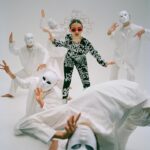 Lyubov Aksyonova Instagram - Сегодня День рождения у «крёстного отца» одного из моих самых любимых музыкальных жанров (на данный момент), настоящего режиссёра музыкального театра и человека, открывшего для меня танец с новой стороны.⁣⁣⠀ ⁣⁣⠀ @raja_rams_tip_records - один из участников уникального музыкального явления под названием Shpongle, чья мелодия погружает в атмосферу удивительного путешествия в магическом лесу.⁣⁣⠀ ⁣⁣⠀ Мне повезло познакомиться с ним дважды. Один раз - когда я попала на его выступление, как диджея в Индии. Музыка, которую он играет, обладает необычной силой, она разрушает все барьеры и страхи и озаряет невероятно свободным посылом: «Как бы ты ни двигался, и чтобы ты не делал - ты не можешь ошибиться!». После такого я заново открыла для себя танец именно как свободу самовыражения.⁣⁣⠀ ⁣⁣⠀ Второй раз мы познакомились уже лично, и это оказался, наверное, самый молодой духом человек из всех, что я встречала в своей жизни. Каждое его слово, каждое движение словно пропитано сочетанием мудрости с детским творческим энтузиазмом. ⁣⁣⠀ ⁣⁣⠀ Выступление @raja_rams_tip_records - это всегда прорыв за личные границы, словно попадаешь на общее поле, где каждый становится равноправным участником событий. Музыка становится общим пространством, где ты легко можешь общаться с другими людьми, даже если вы из разных стран, культур или миров. Музыка это и есть язык.⁣⁣⠀ ⁣⁣⠀ Порой мы забываем, что это общая вечеринка, где диджей - это сама любовь. Хорошо, что Раджа нам об этом так здорово напоминает.⁣⁣⠀ ⁣⁣⠀ С днём рождения, @raja_rams_tip_records ! ⁣⁣⠀ Спасибо за все открытия, за энергетику и за то, что так сильно нас любишь.⁣⁣⠀ Happy Birthday @raja_rams_tip_records ! Thank you for divine moments of truth, for your energy and love! #12любличностей Фотограф: @evgeniymim Ассистент фотографа: @ak88photo Стилист: @aleksandra.georgie Ассистент стилиста: @bachurka Сет-дизайнер: @elyastrezhenyuk Ассистенты сет-дизайнера: @max_cormac @islamiya_z @gregory.leonovich Визажист и мастер по волосам: @koachman Арт визажист и мастер по волосам: @liatunik Маски: @nastia_pilepchuk Маска Shpongle: @supinatra Духи: @suss.iety @nikmartyn Фея:⁣⁣ @olga_nazaruk Он: @theman.unknown Фотостудия: @mayak_studios ❤️