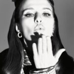 Lyubov Aksyonova Instagram - В свежем номере @cosmopolitan_russia мы устроили новогодний маскарад и мне посчастливилось примерить на себя образы прекрасных див - Марлен Дитрих, Шер, Бриджит Бардо и Любови Орловой. Все это приправлено прекрасным, легким интервью, в котором затронуты многие волнующие меня сейчас темы. 🪄 Фото: @bitkovfedor Стиль: @emmakova Креативный директор: @alisazhidkova Макияж: @diorbeauty @kaverina.makeup Волосы: @zubarevamakeup Продюсер: @nastya_fridman Ассистенты стилиста: @polinabogatyrewa @goluboe_sozvezdie @melkinaa Ассистент продюсера: @lolita_sidorina